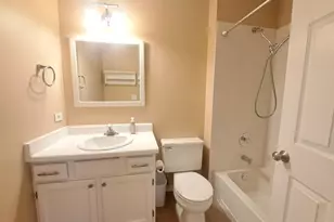 2940 Heatherwood Dr, Schaumburg, IL 60194 - Photo 11