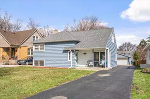 735 S Princeton Ave, Villa Park, IL 60181 - Photo 1