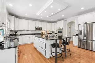 25246 N Abbey Glenn Dr, Hawthorn Woods, IL 60047 - Photo 9