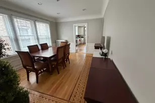 4820 Elm St, Skokie, IL 60077 - Photo 7