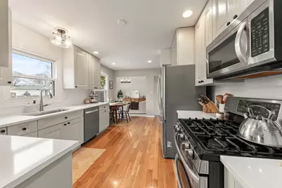 1552 Independence Court, Saint Charles, IL 60174 - Photo 9