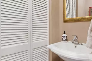 10033 Montrose Ave, Schiller Park, IL 60176 - Photo 17