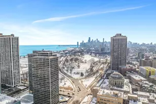 2909 N Sheridan Rd, Chicago, IL 60657 - Photo 25