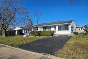 1055 Kenmore Ave, Aurora, IL 60505 - Photo 1