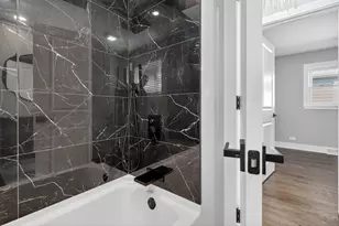 10533 S Whipple St, Chicago, IL 60655 - Photo 9