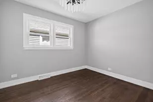 10533 S Whipple St, Chicago, IL 60655 - Photo 11