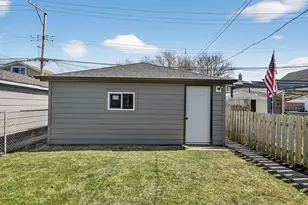 10533 S Whipple St, Chicago, IL 60655 - Photo 31