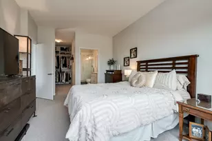 2045 W Concord Pl, Chicago, IL 60647 - Photo 9