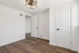 8630 S Indiana Ave, Chicago, IL 60619 - Photo 25