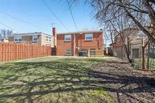 8630 S Indiana Ave, Chicago, IL 60619 - Photo 33