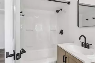 8630 S Indiana Ave, Chicago, IL 60619 - Photo 31