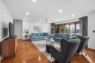 23 S Wildwood Dr, Prospect Heights, IL 60070 - Photo 3