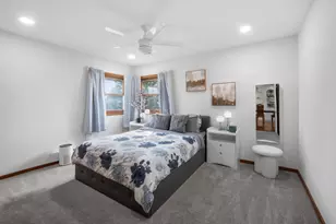 23 S Wildwood Dr, Prospect Heights, IL 60070 - Photo 7