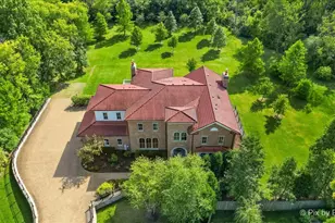 27 W Onwentsia Rd, Lake Forest, IL 60045 - Photo 1