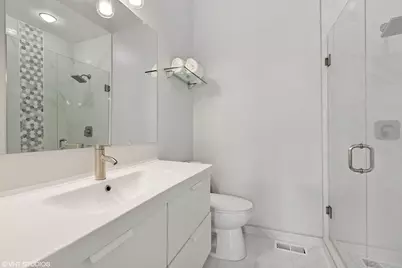 1240 W Cottage Place, Chicago, IL 60607 - Photo 17