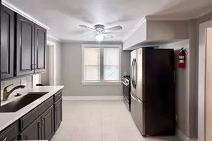 609 1st St, Libertyville, IL 60048 - Photo 9