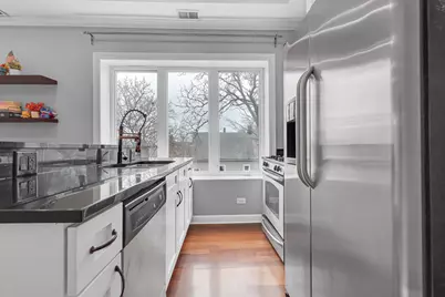 3435 W Sunnyside Avenue #3W, Chicago, IL 60625 - Photo 7