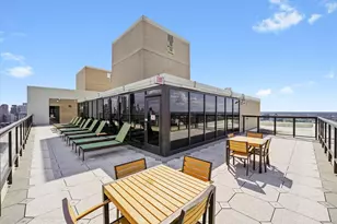 1560 N Sandburg Terrace, Chicago, IL 60610 - Photo 23