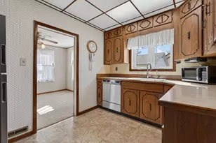 359 Crotty Ave, Seneca, IL 61360 - Photo 17