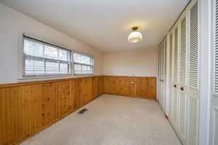 955 Ford Ave, Elgin, IL 60120 - Photo 13