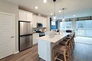 2222 Lake Shore Dr, Schaumburg, IL 60173 - Photo 9