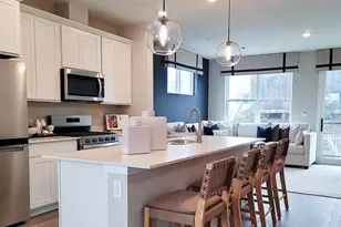 2222 Lake Shore Dr, Schaumburg, IL 60173 - Photo 7