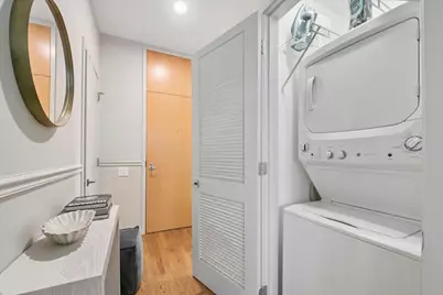 500 W Superior Street #1307, Chicago, IL 60654 - Photo 15