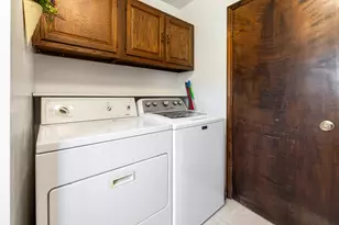 1908 Woodfield Rd, Champaign, IL 61822 - Photo 51