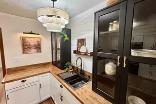 112 Donoho Dr, Salem, IL 62881 - Photo 5