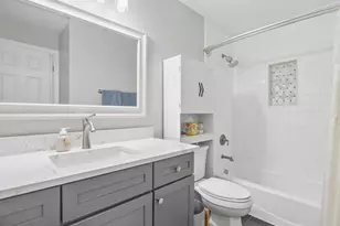 992 Ascot Dr, Crystal Lake, IL 60014 - Photo 21