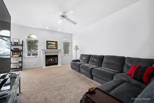 266 Charlotte Ct, Cary, IL 60013 - Photo 9