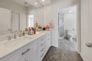 811 W Superior St, Chicago, IL 60642 - Photo 15