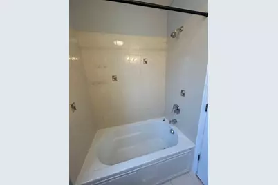 2900 N Kolmar Avenue #3, Chicago, IL 60641 - Photo 15