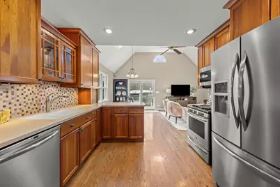 904 Gamon Road, Wheaton, IL 60189 - Photo 9