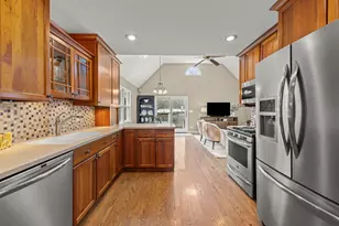 904 Gamon Rd, Wheaton, IL 60189 - Photo 9