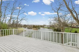 304 Eagle Bluff Dr, Oakwood, IL 61858 - Photo 35