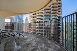 300 N State St, Chicago, IL 60654 - Photo 13