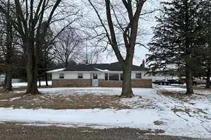 32410 S Butcher Ln, Wilmington, IL 60481 - Photo 1