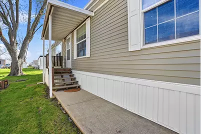 233 Avenue E Street, Bloomington, IL 61704 - Photo 3