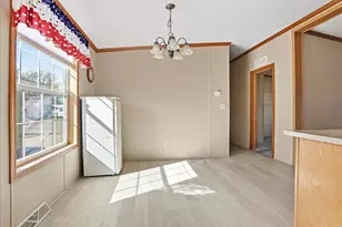 233 Avenue E St, Bloomington, IL 61704 - Photo 9