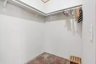 233 Avenue E St, Bloomington, IL 61704 - Photo 19