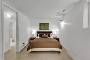 5032 Crain St, Skokie, IL 60077 - Photo 3