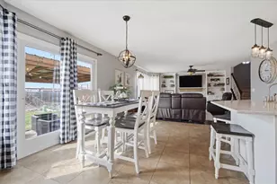 22 Long Cove Ct, Bloomington, IL 61704 - Photo 11