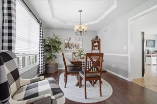 22 Long Cove Ct, Bloomington, IL 61704 - Photo 5