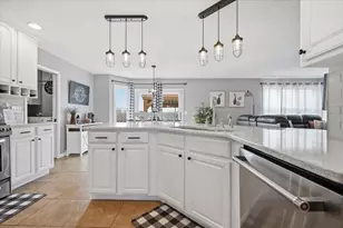 22 Long Cove Ct, Bloomington, IL 61704 - Photo 7