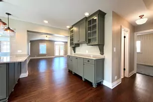 16 S Hi Lusi Ave, Mount Prospect, IL 60056 - Photo 13