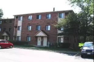 15 Parkside Ct, Vernon Hills, IL 60061 - Photo 1