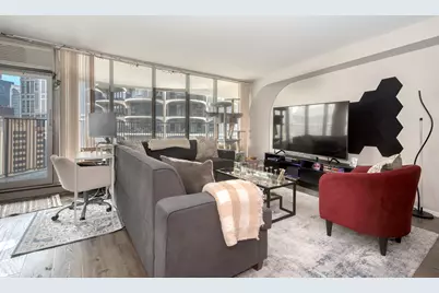 300 N State Street #2535, Chicago, IL 60654 - Photo 3