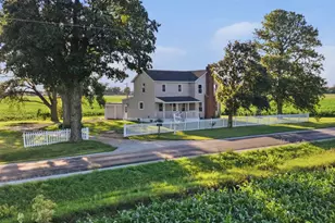 10120 N 1000 E Rd, Manteno, IL 60950 - Photo 1