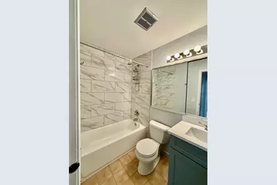 330 Hampton Court #D, Bloomingdale, IL 60108 - Photo 13